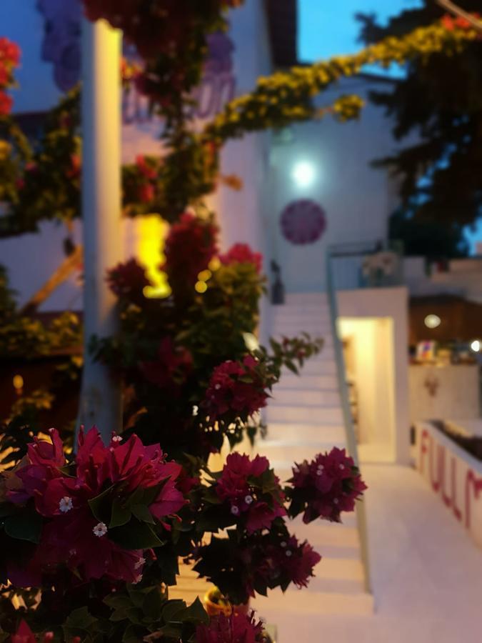 Fullmoon Rooms Cesme Exterior photo